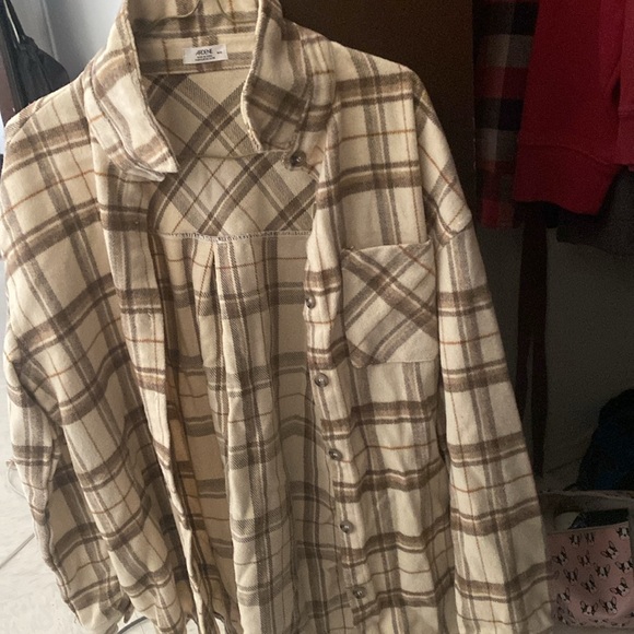 Ardene Like New Oversized Beige Plaid Button Shirt - Picture 2 of 14